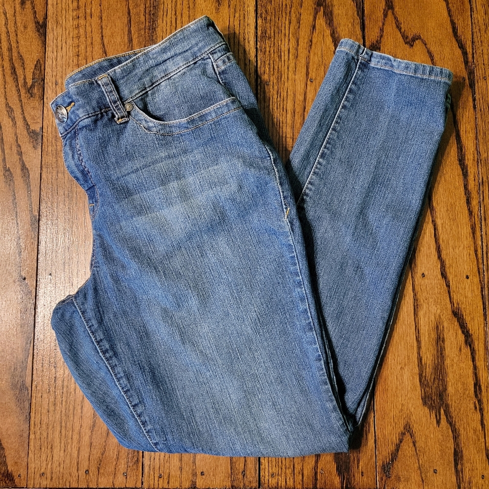 Used Women's Torrid Jeans Denim Full Figure Plus Size 18